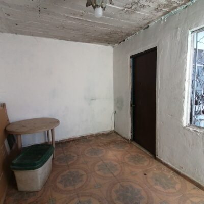 Casa con departamento, Col. Aviacion, Terreno 300m2..