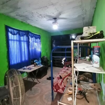 Casa con departamento, Col. Aviacion, Terreno 300m2..