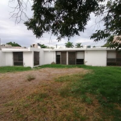Casa muy grande, Ampl. los Angeles, a 200 mts. de Blvd. Constitución