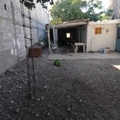 Casa con departamento, Col. Aviacion, Terreno 300m2..